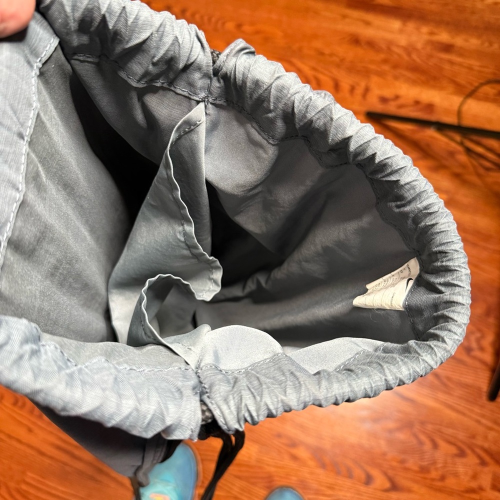 Beautiful Nike Drawstring Bag!!! - Picture 5 of 5
